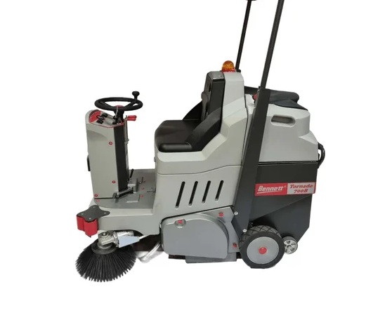 BENNETT TORNADO 700BD
